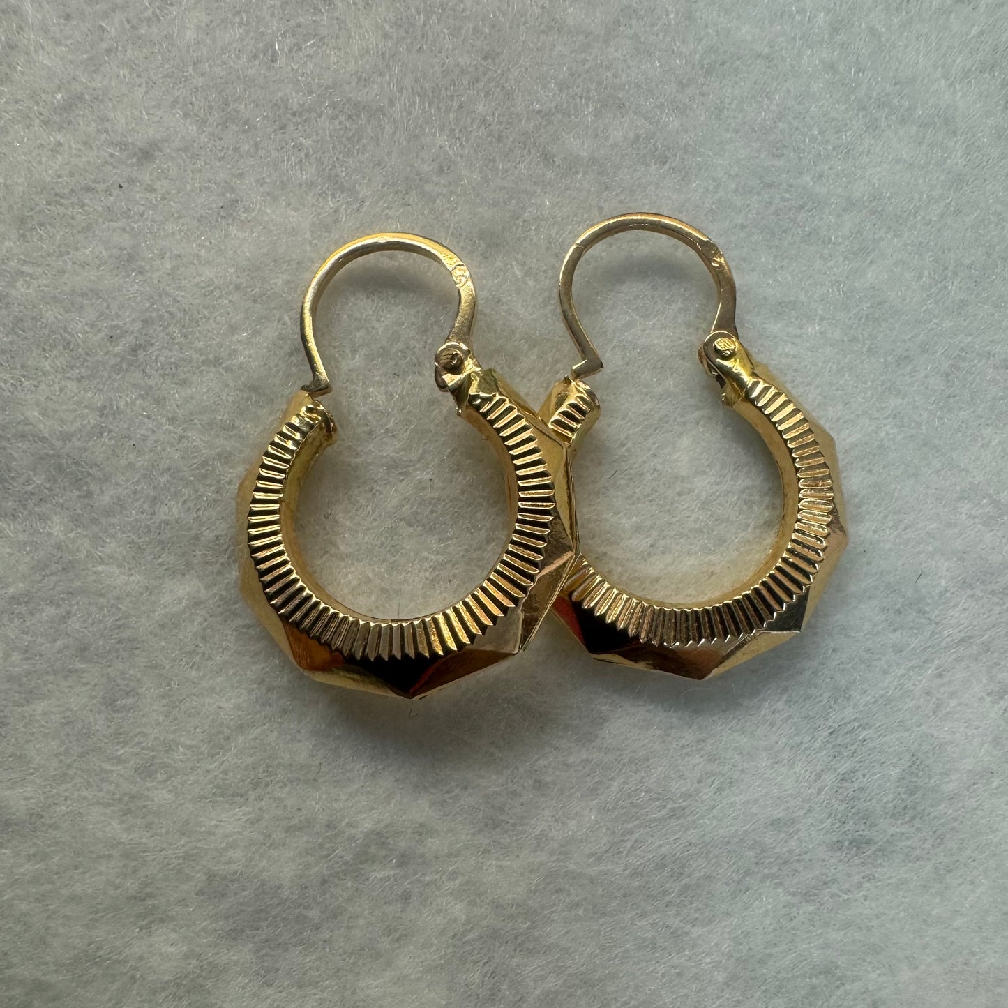 18K gold small hoop earrings