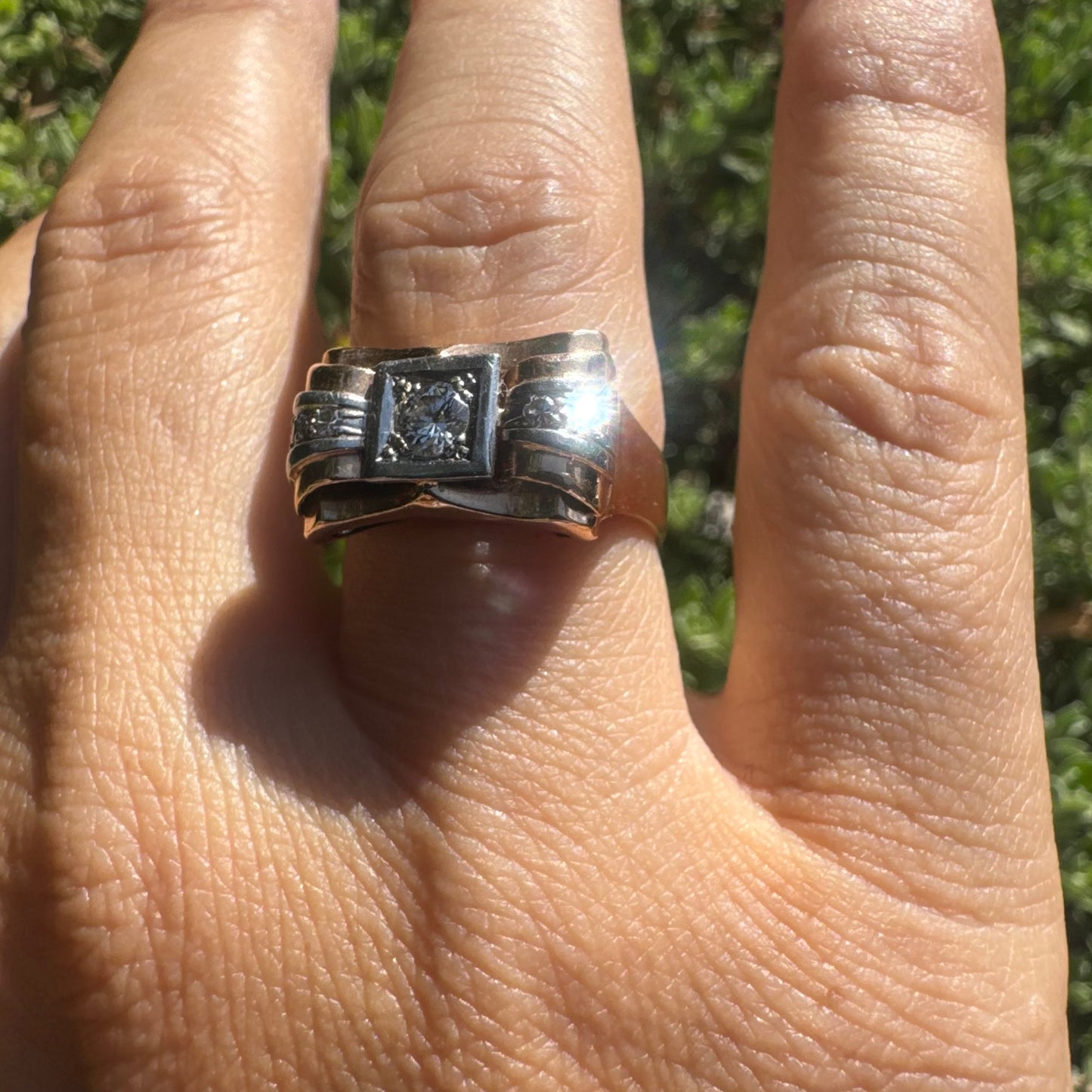 18K gold ring crafted in yellow and white gold, featuring a central Diamond in a square bezel setting