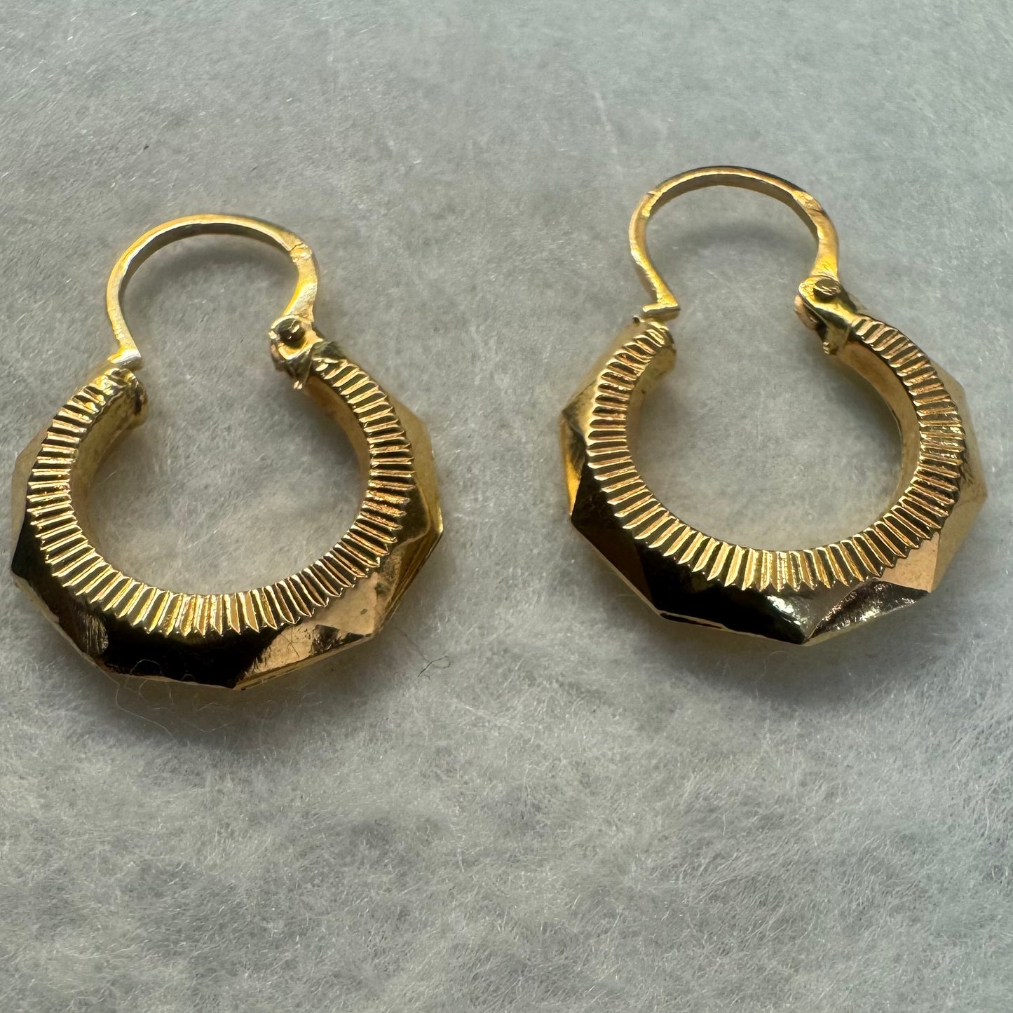 18K gold small hoop earrings