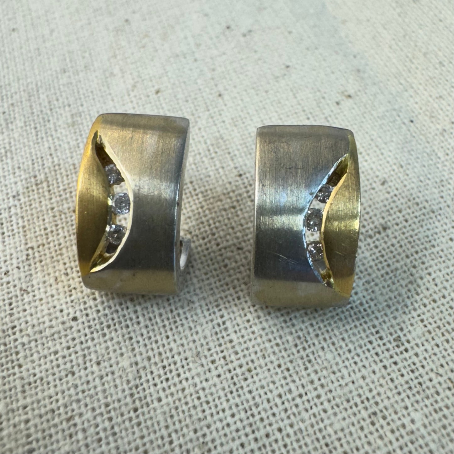 18K gold earrings set with Diamonds