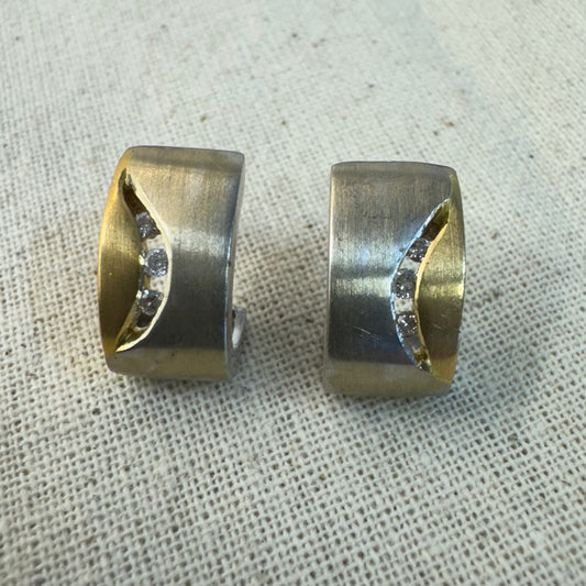 18K gold earrings set with Diamonds