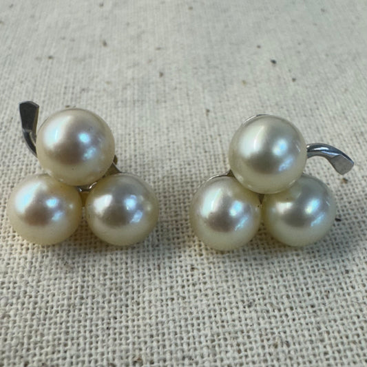 14K gold Stud Earrings set with Pearls