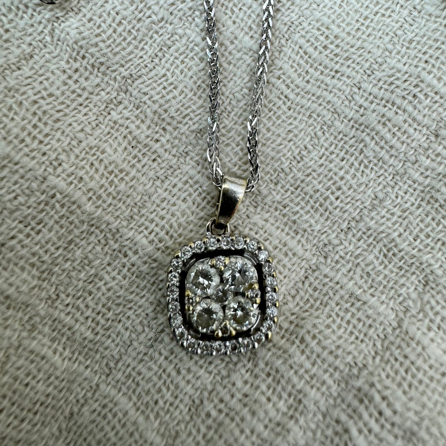 שרשרת זהב 14K משובצת יהלומים