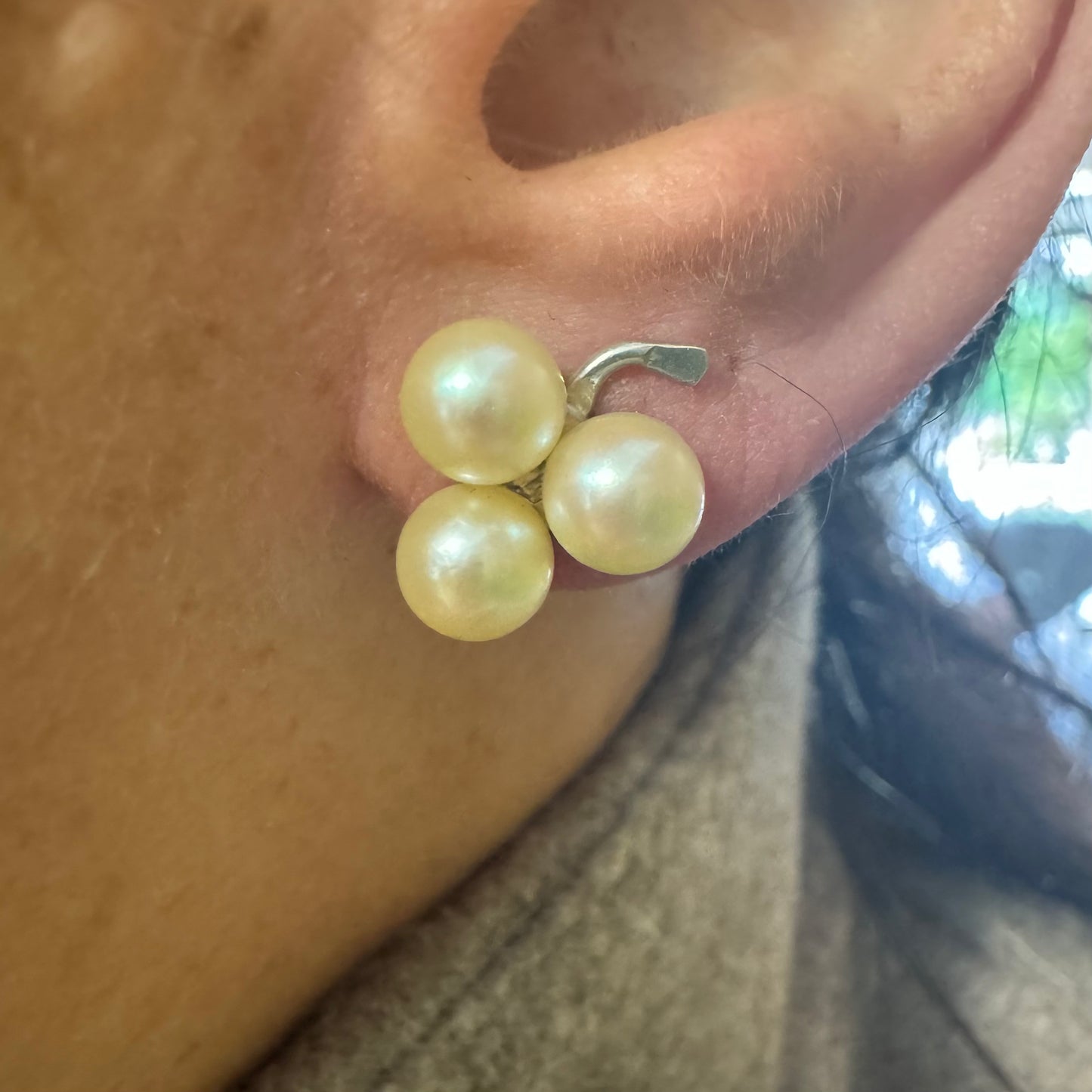14K gold Stud Earrings set with Pearls