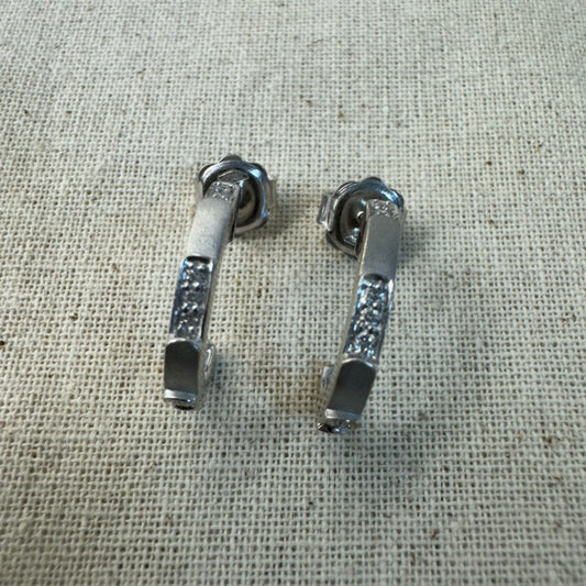 18K gold hoop earrings set with Diamonds