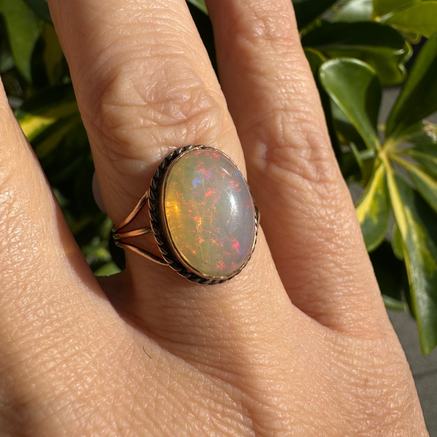 10K gold ring set with Opal