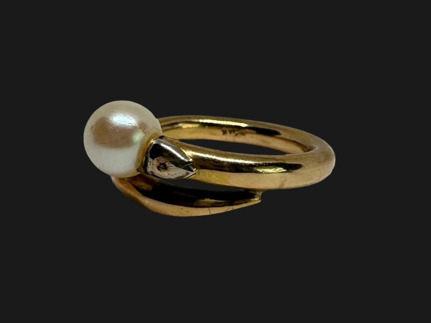 14K gold ring set with Pearl