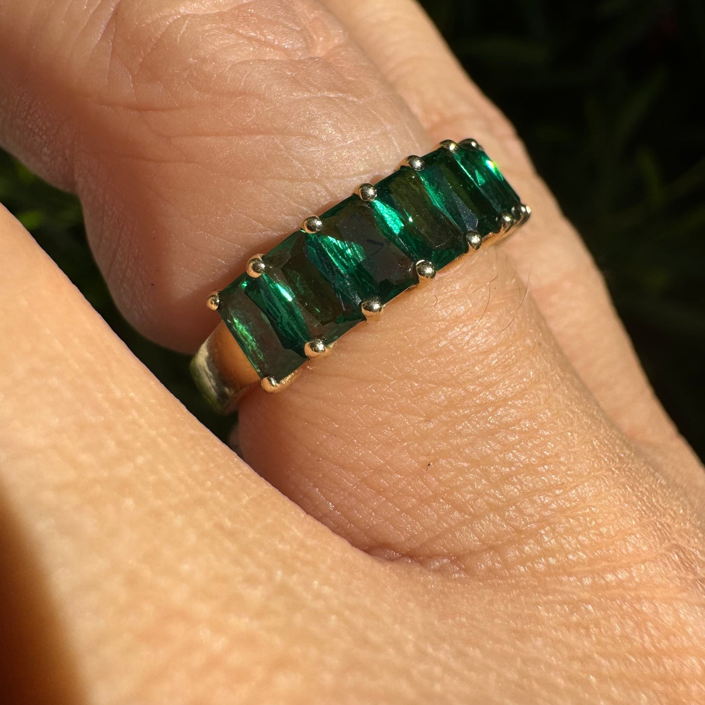 14K gold ring set with Emerald