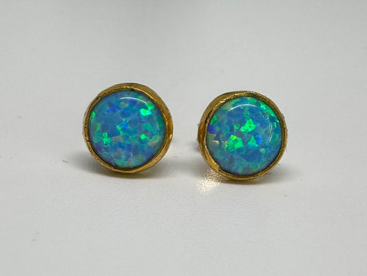 18K gold Stud Earrings set with Opal