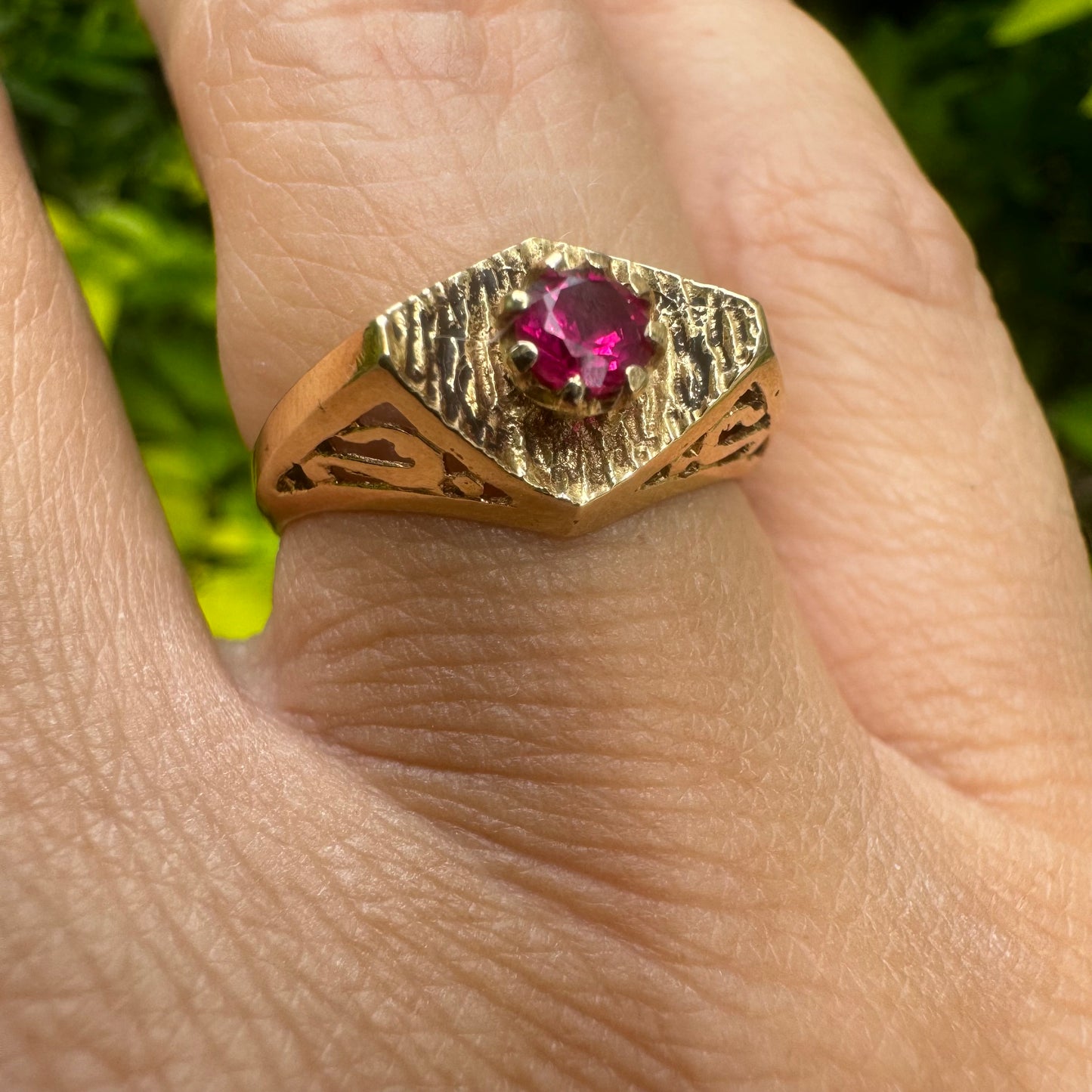 14K gold ring set with Ruby