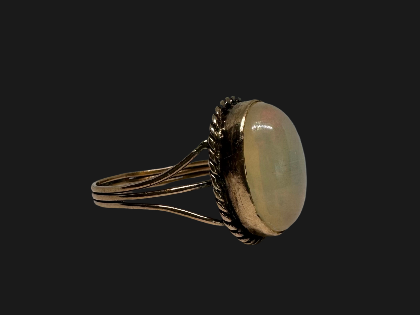 10K gold ring set with Opal