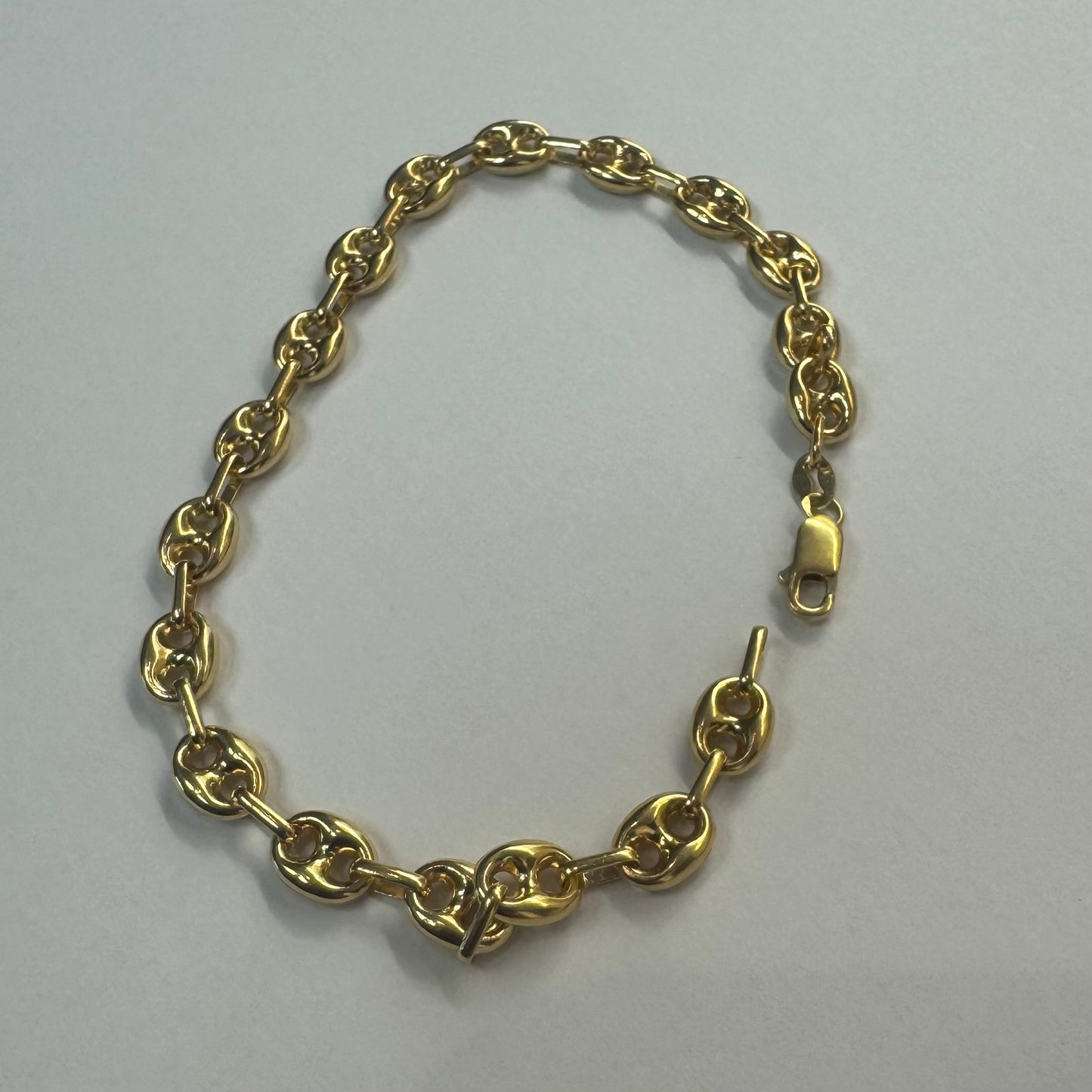 18K gold bracelet in a mariner link design