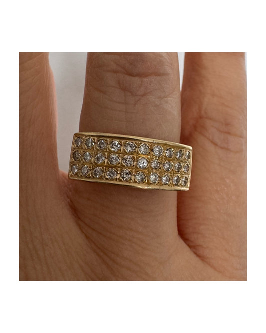 14K gold ring set with Diamonds