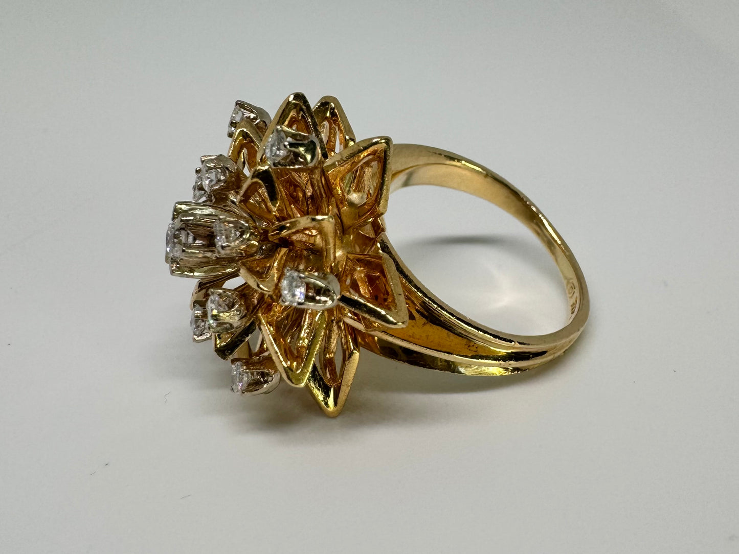 14K gold ring set with Diamonds