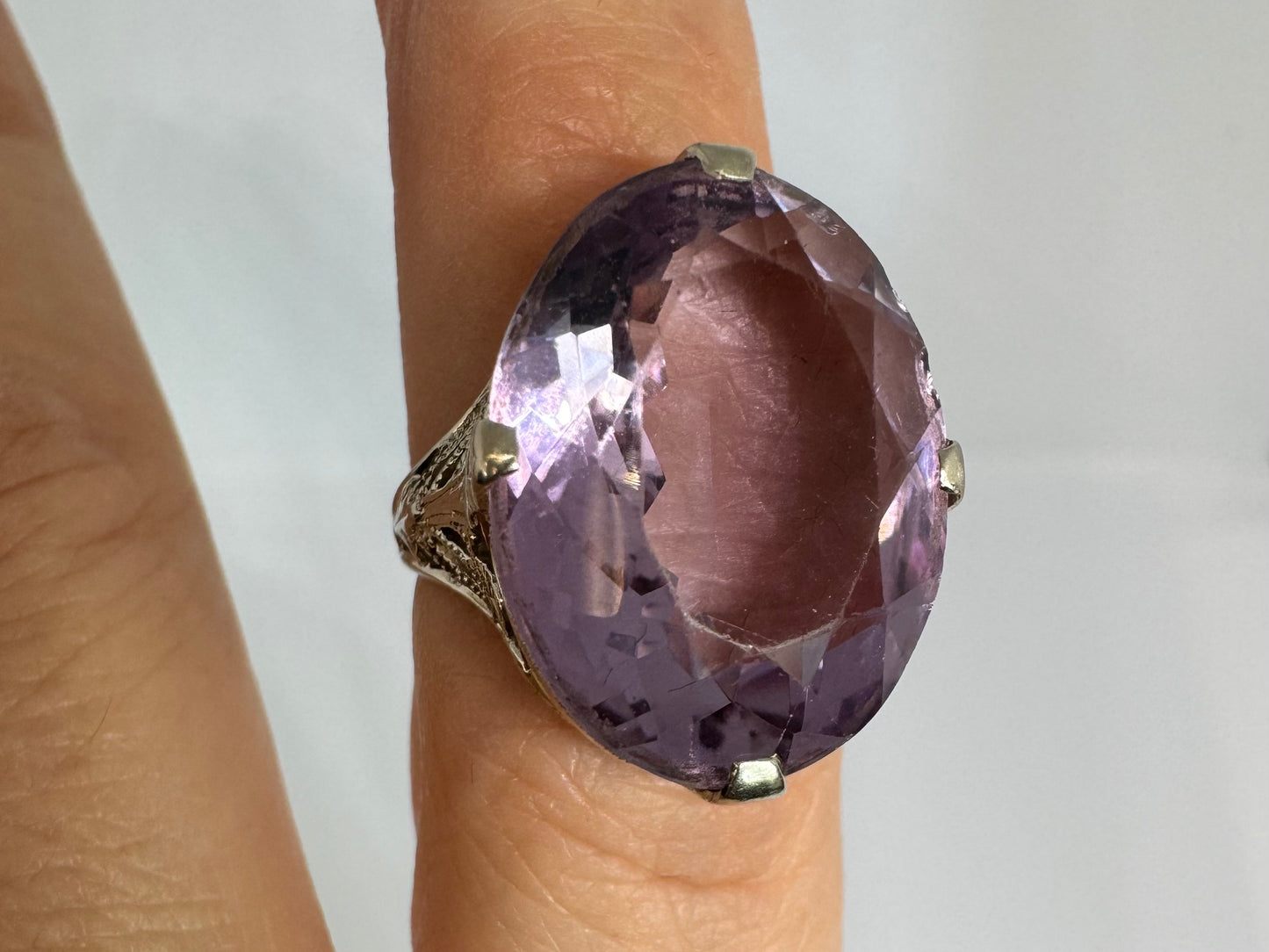 14K gold ring set with Amethyst