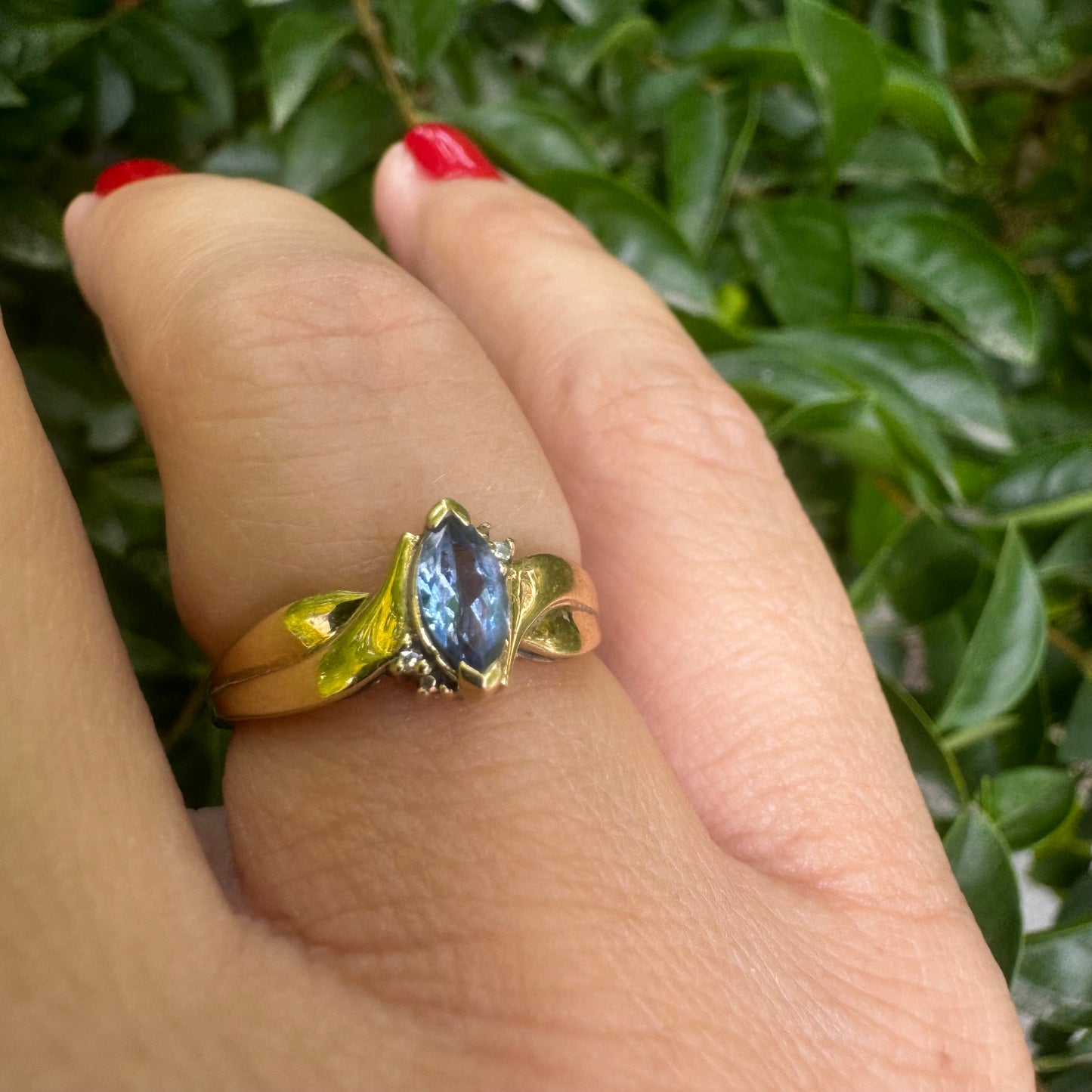 9K gold ring set with Aquamarine & Diamonds