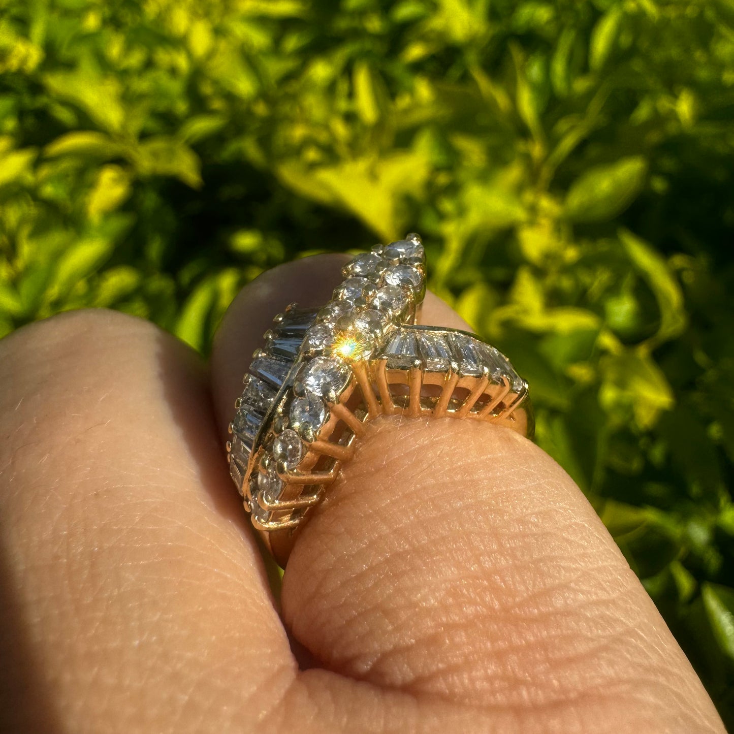 14K gold ring set with Diamonds