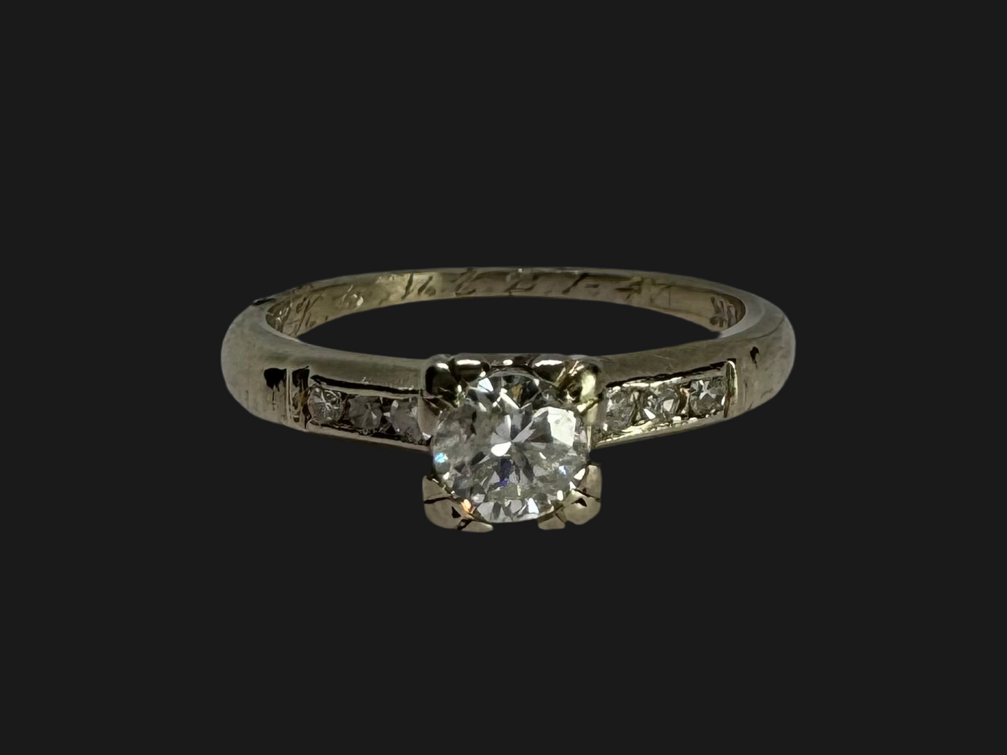 14K gold ring set with Diamonds