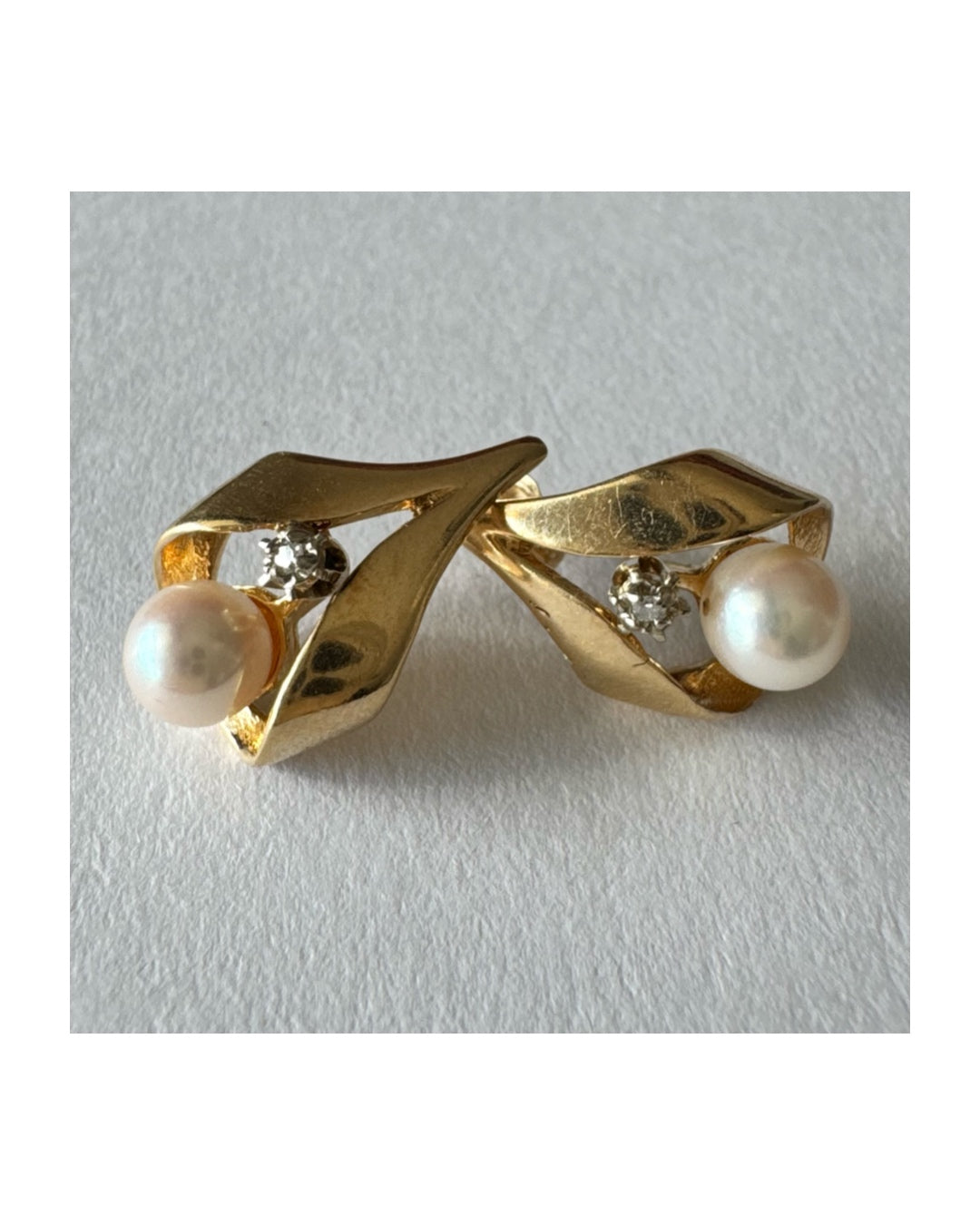 14K gold earrings set with Pearls and sparkling Diamonds