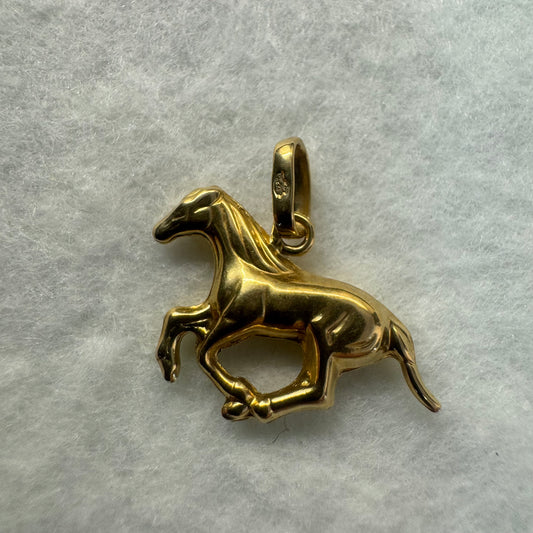 18K gold horse pendant