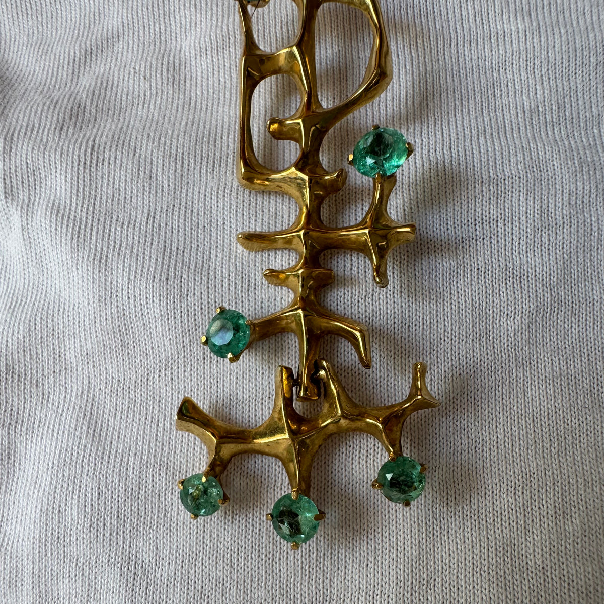 18K Gold Emerald Necklace with a Sculptural Design