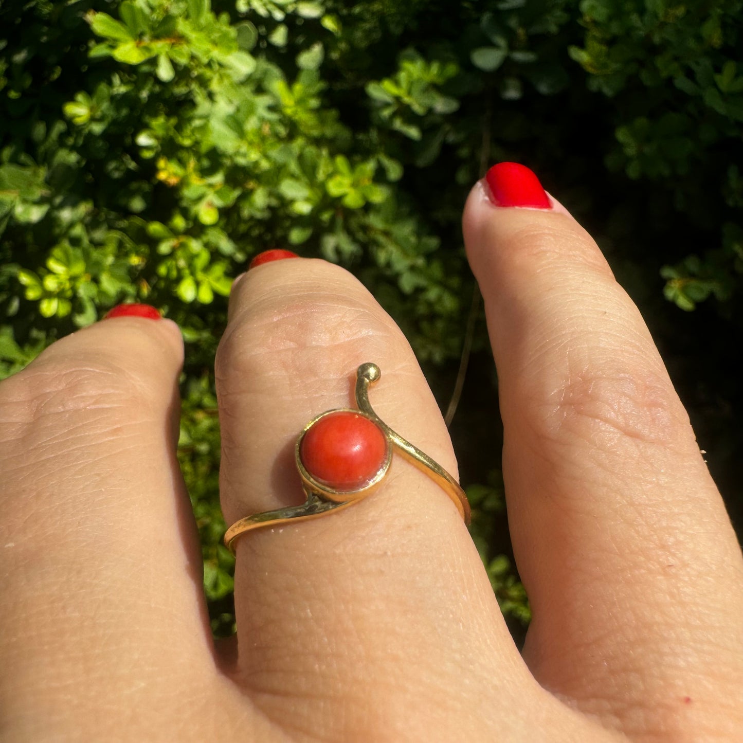 14K gold ring set with Coral