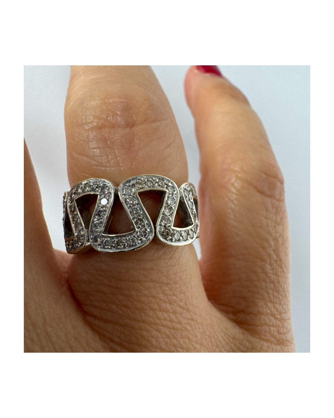 18K gold ring set with Diamonds in a modern geometric design