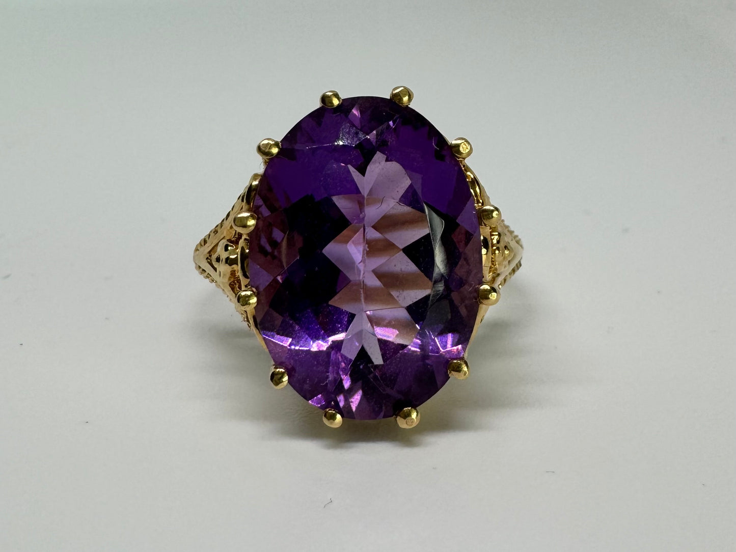 14K gold ring set with Amethyst