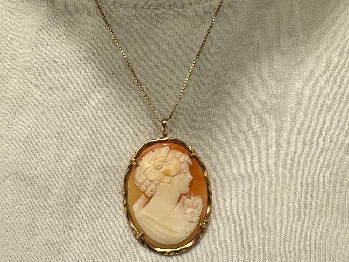 14K gold Cameo necklace