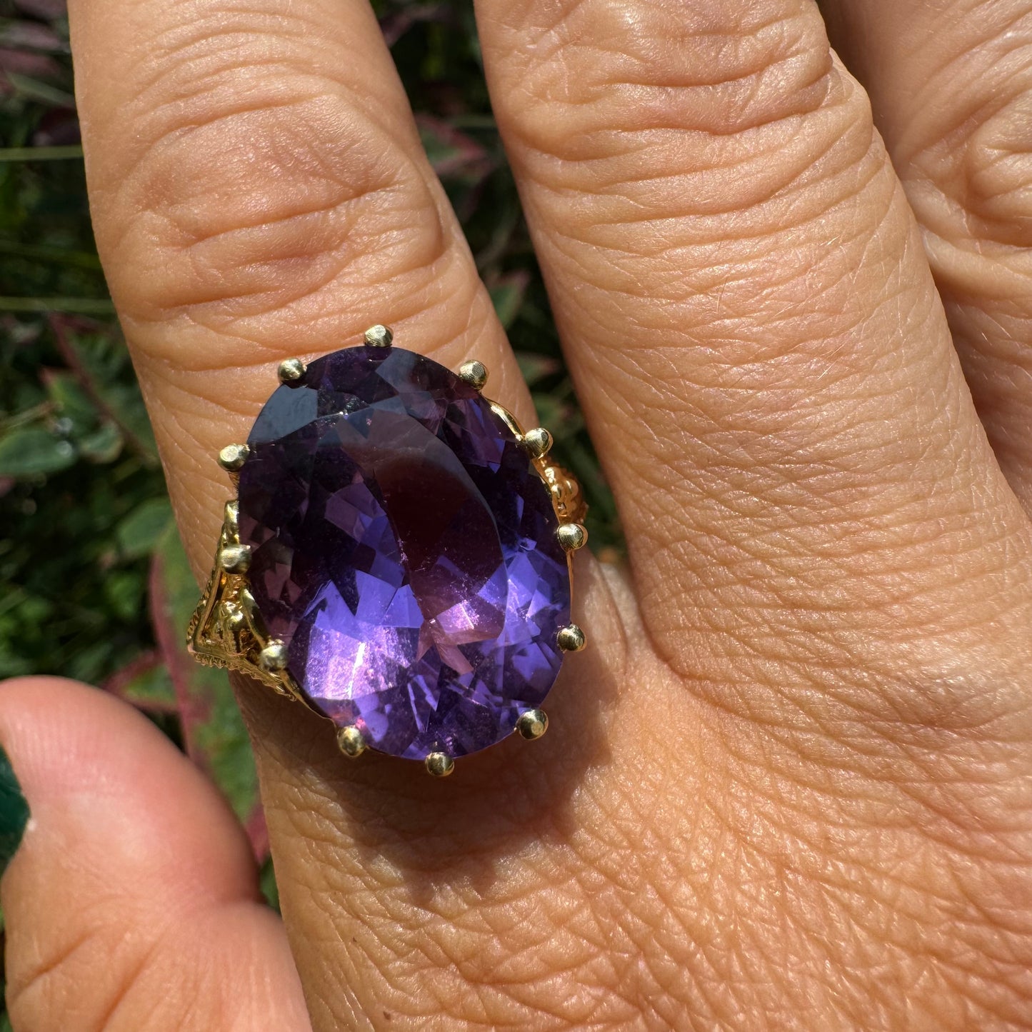 14K gold ring set with Amethyst