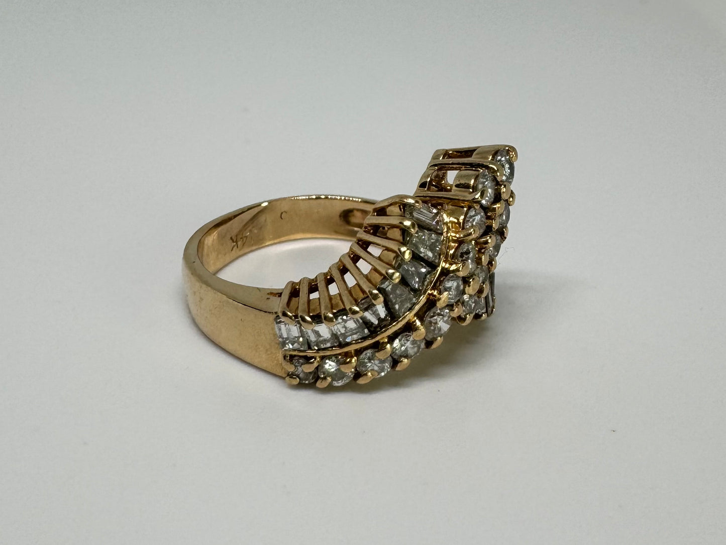 14K gold ring set with Diamonds