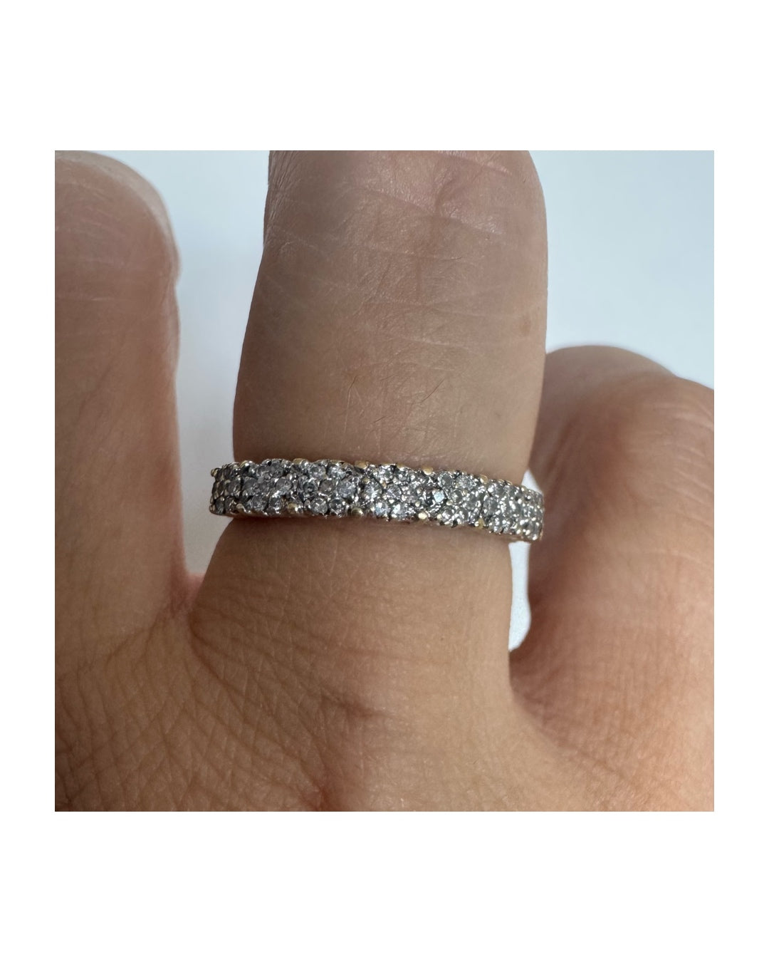 14K white gold half-eternity ring set with a row of Diamonds