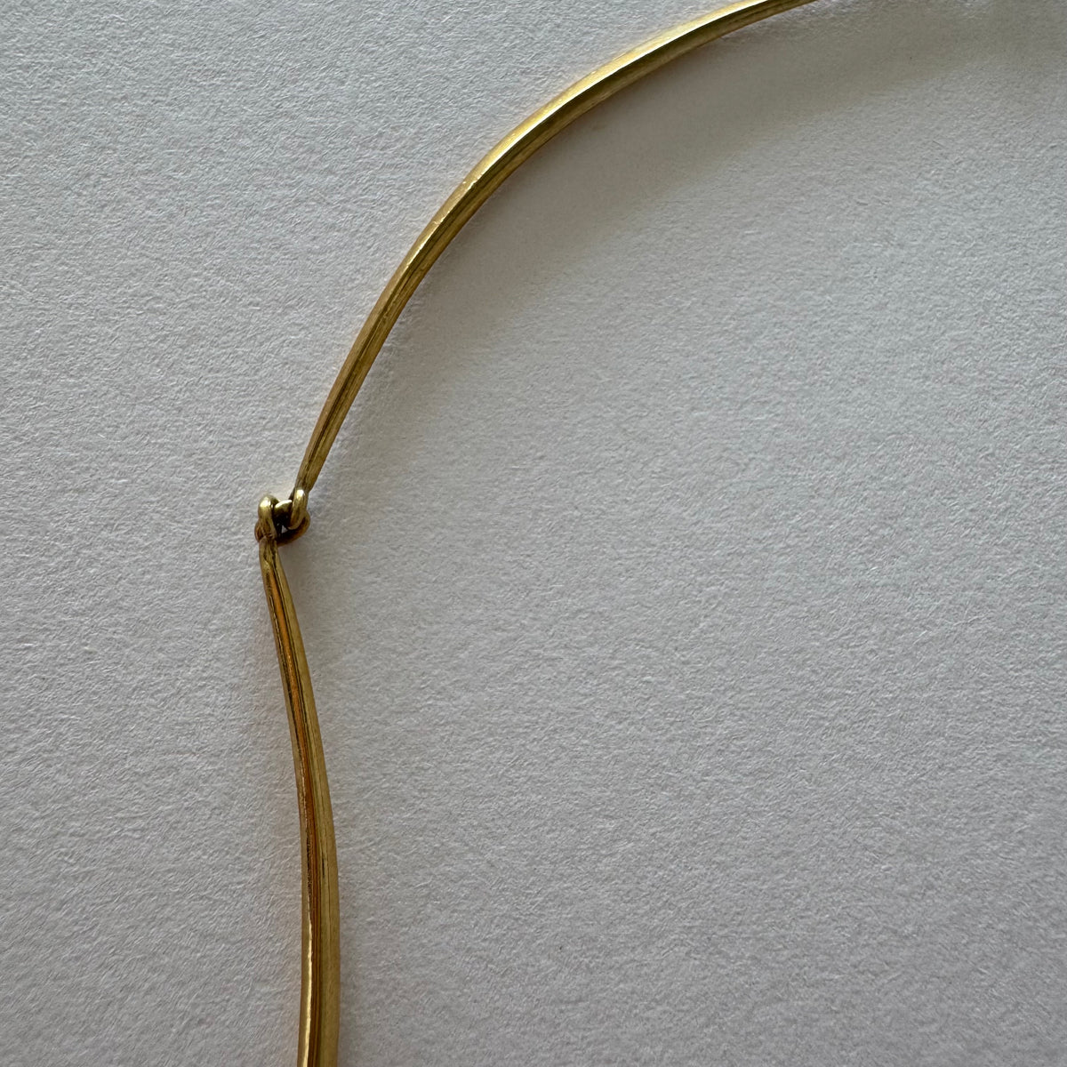 18K Gold Emerald Necklace with a Sculptural Design