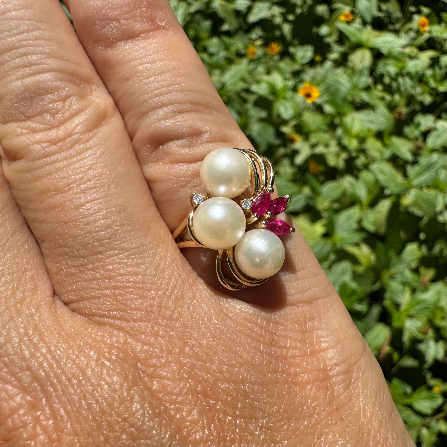 14K gold ring set wirh Pearls, Diamonds & Ruby