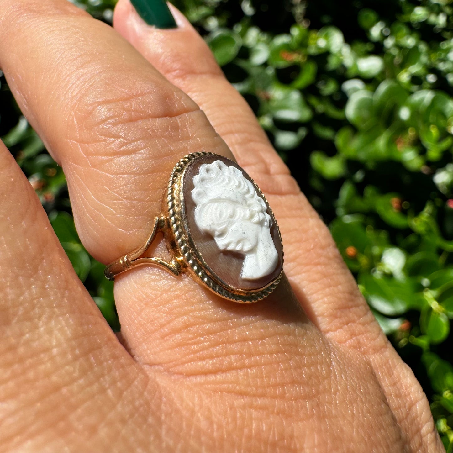 9K gold Cameo ring