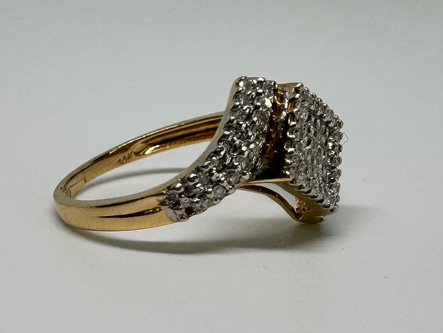 14K yellow gold set with Diamonds