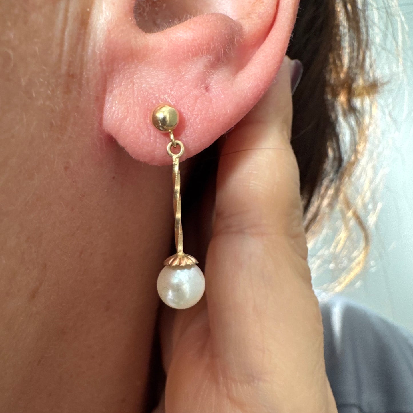 14K gold earrings set with Pearl