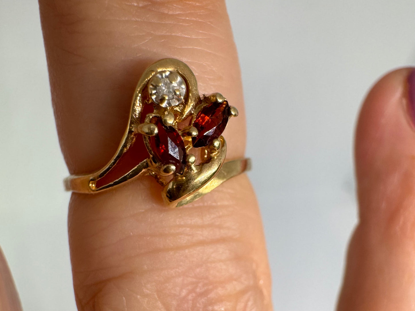 10K gold ring set with Garnet & Diamonds