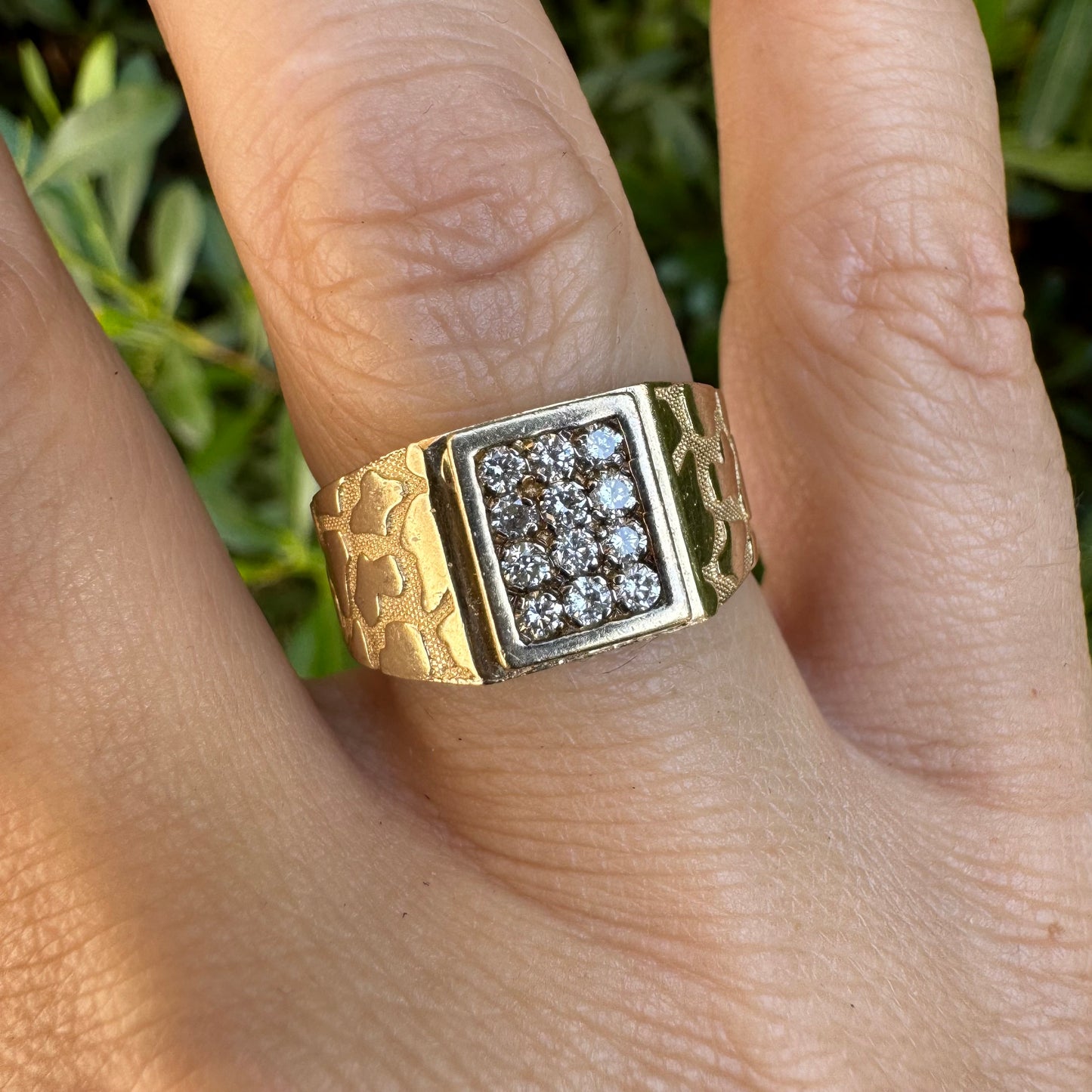 14K gold ring set with Diamonds