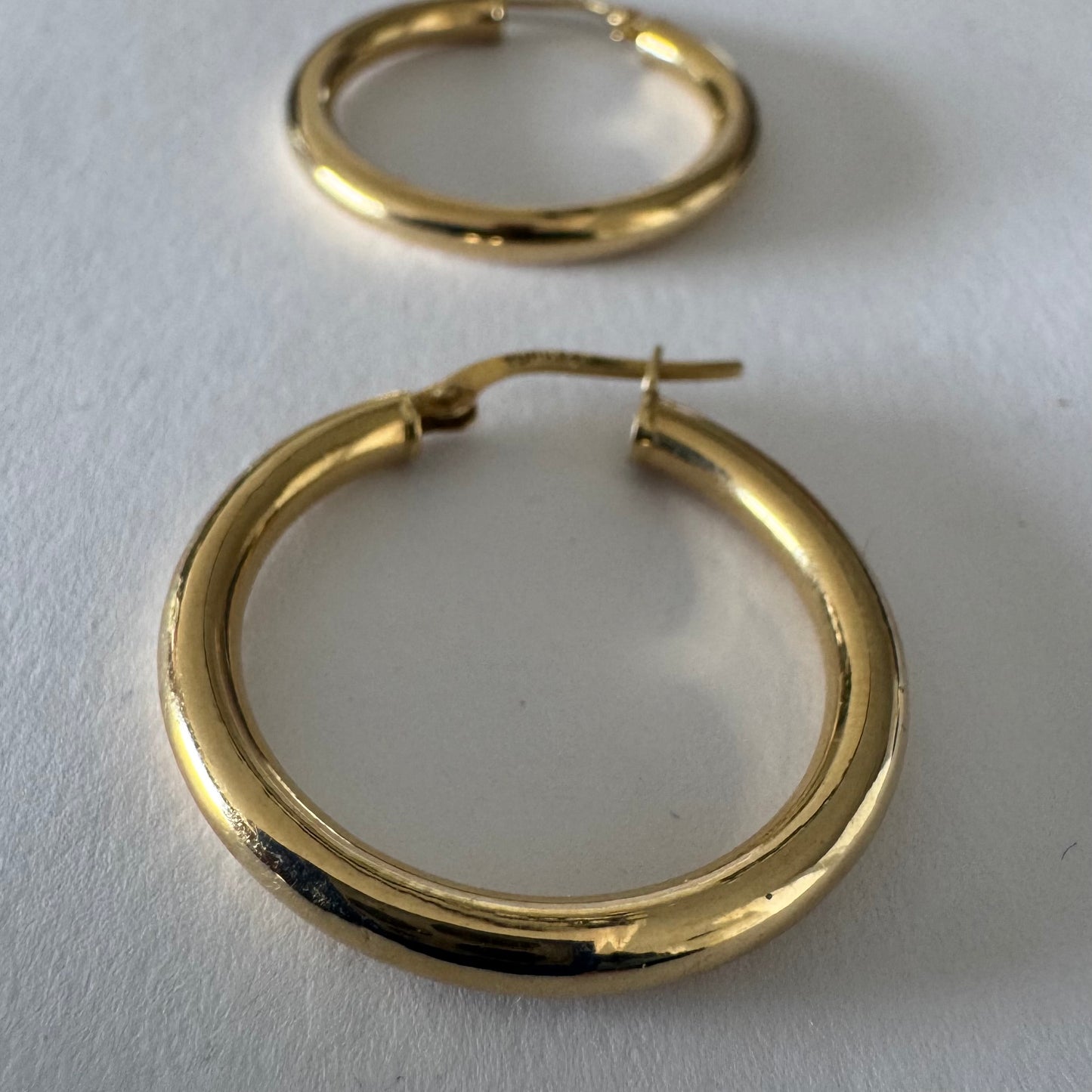 Classic 14K yellow gold hoop earrings