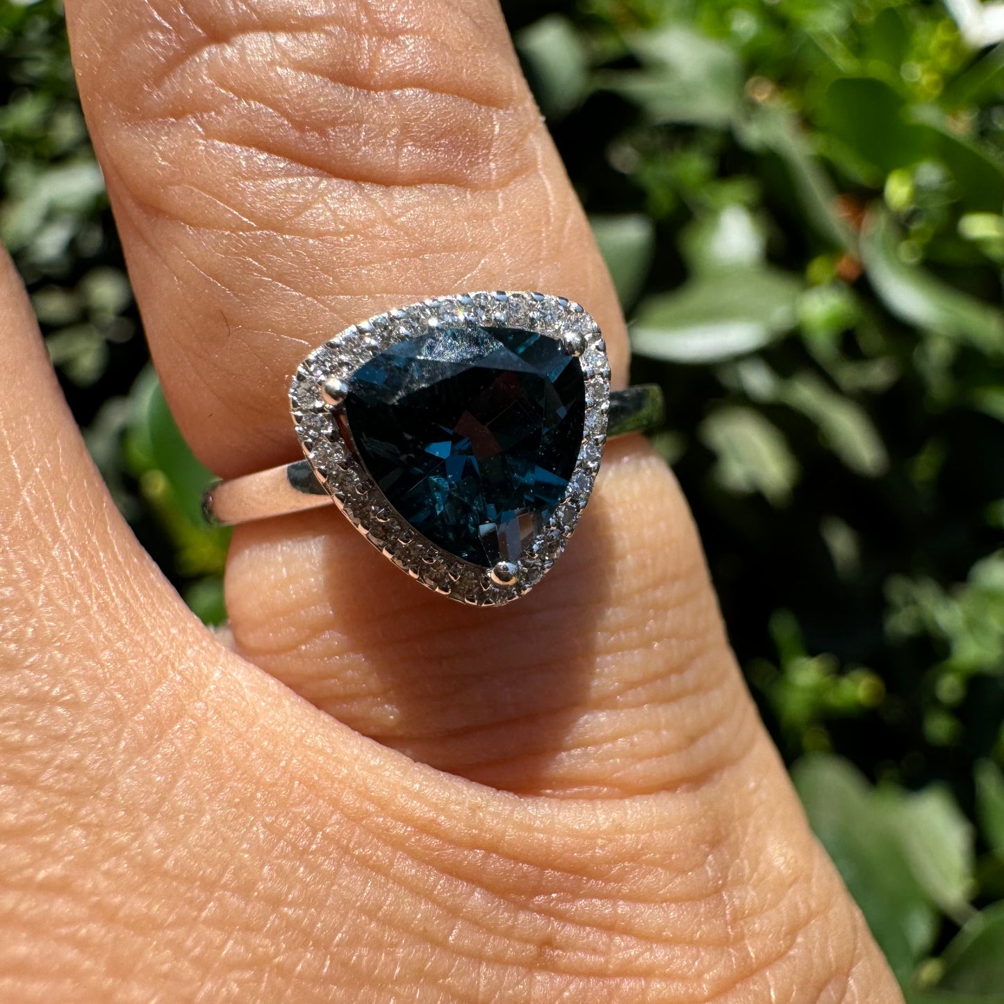 18K gold ring set with Blue Topaz London