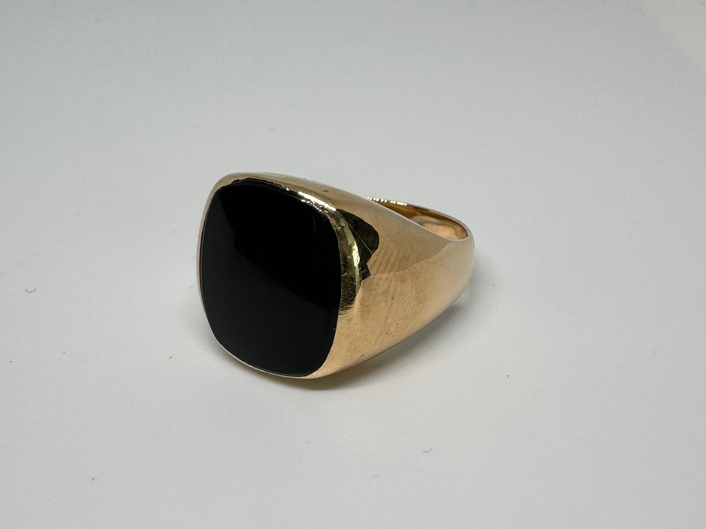 14K gold ring set with Onyx