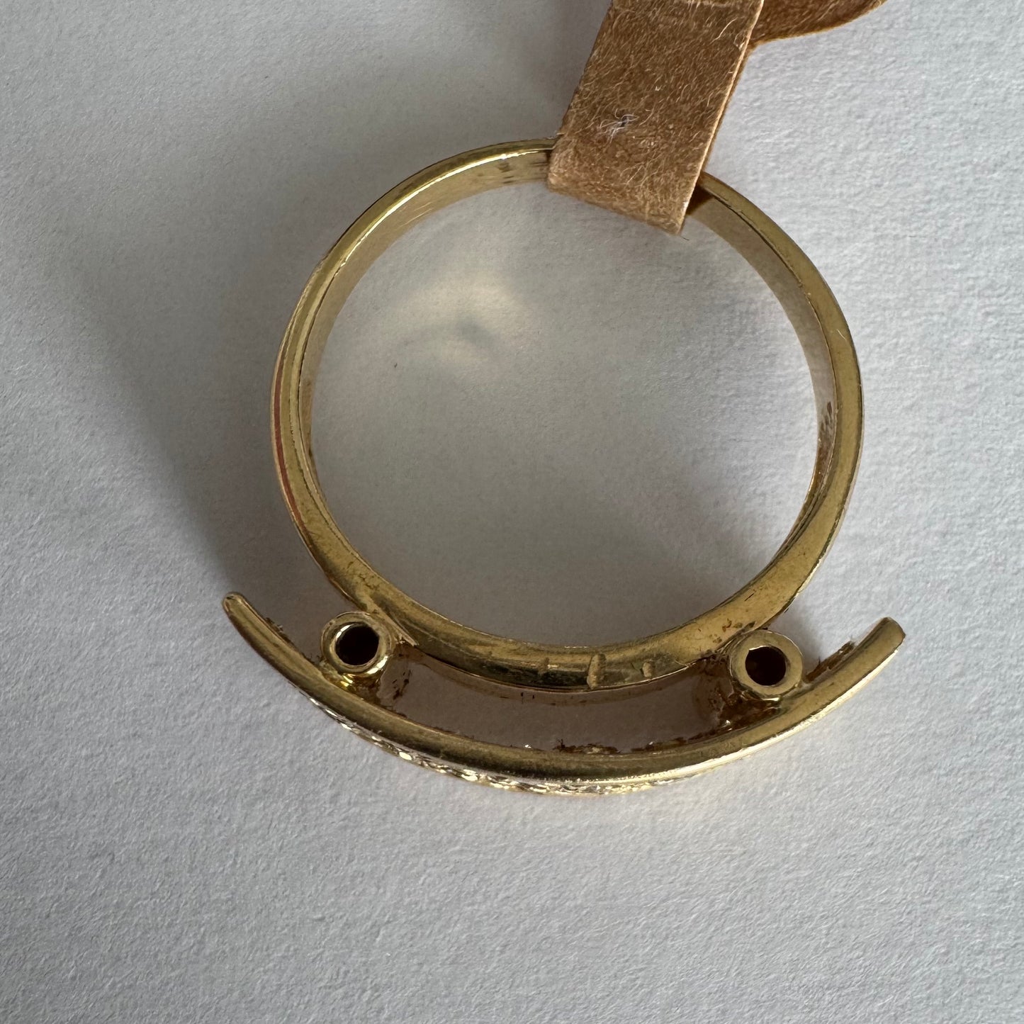 14K gold ring set with Diamonds