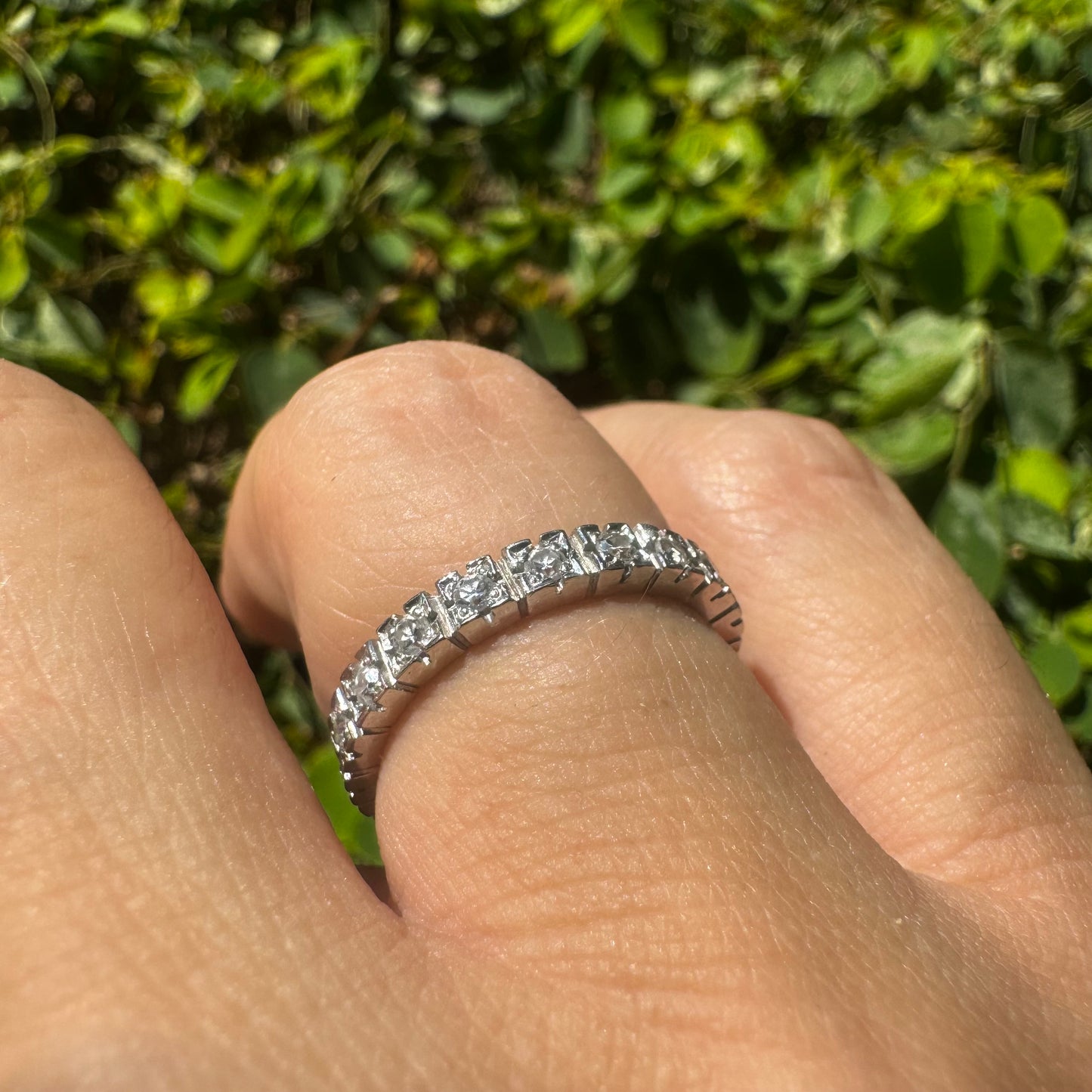 18K gold Eternity ring set with Diamonds