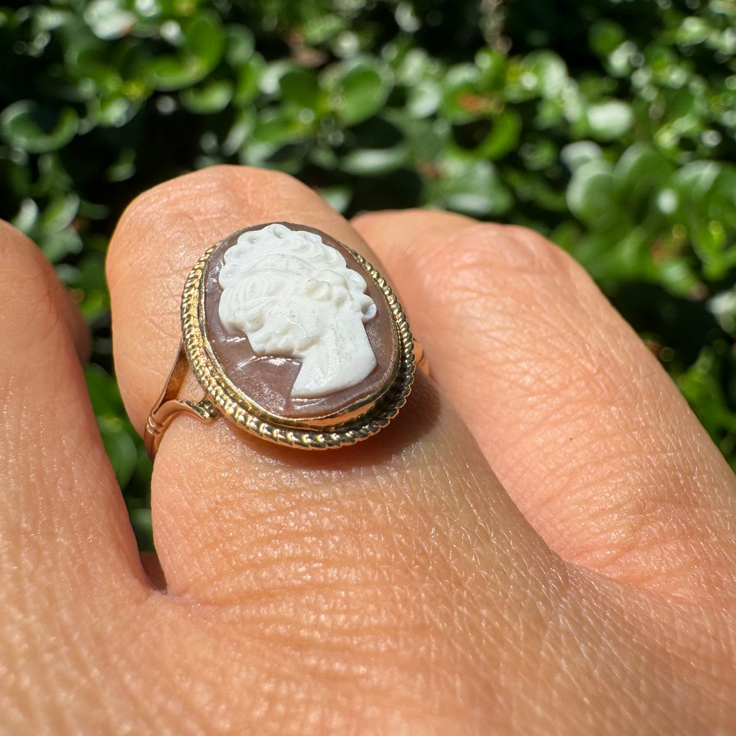 9K gold Cameo ring