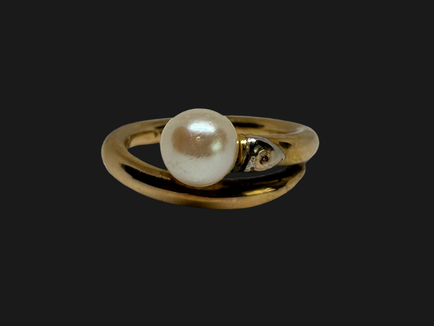 14K gold ring set with Pearl