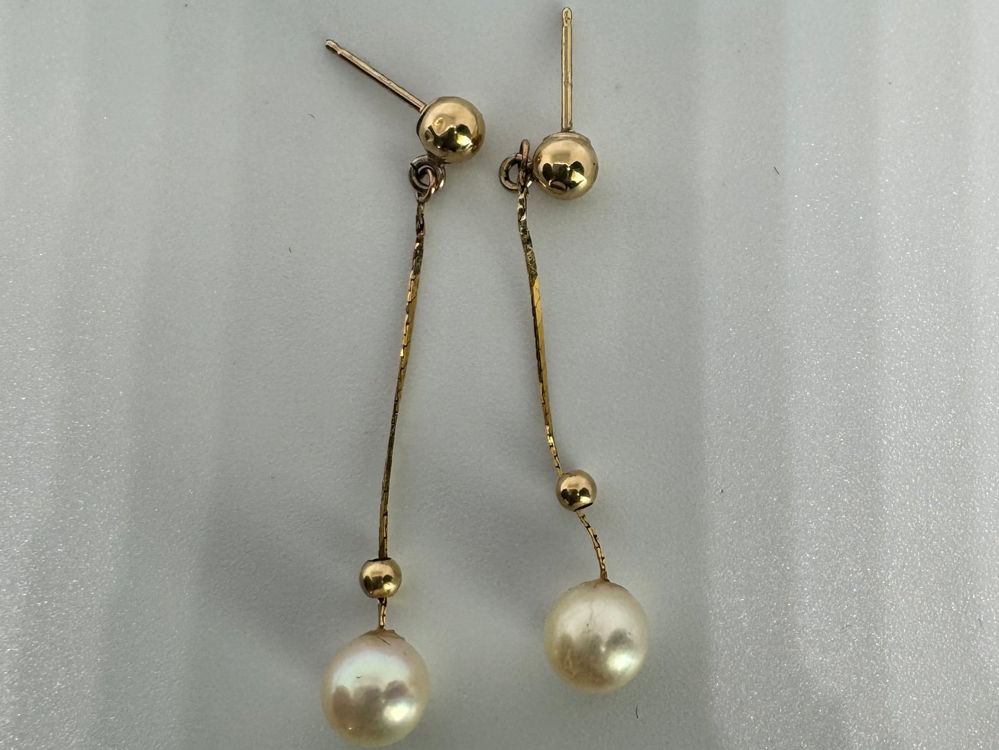 14K gold Drop Earrings set with Pearl