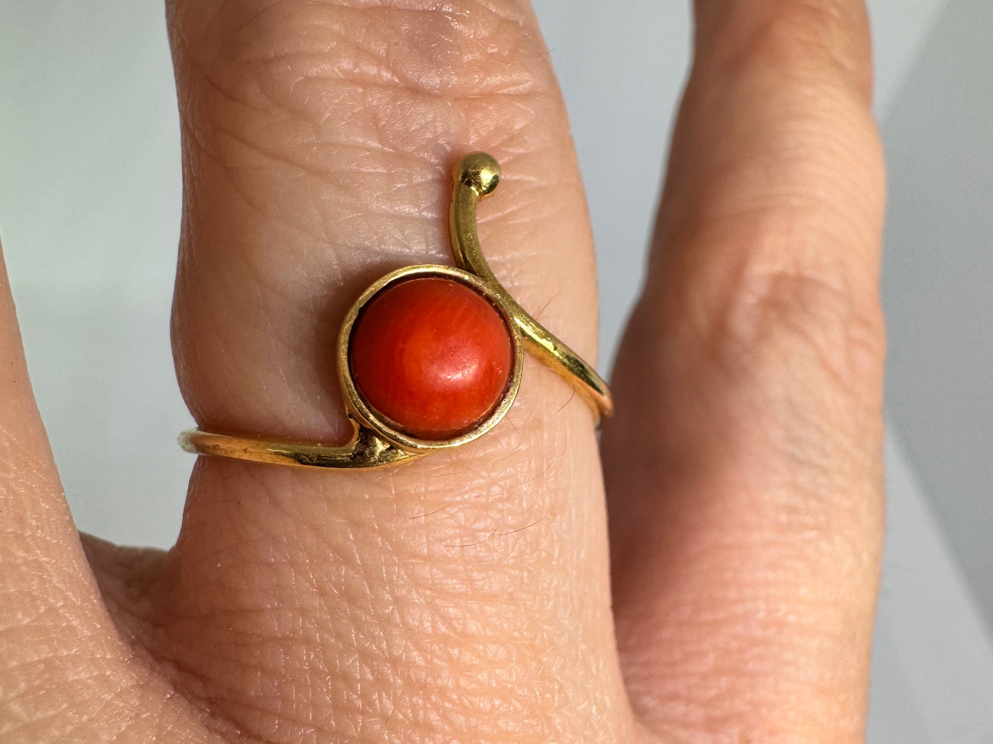 14K gold ring set with Coral