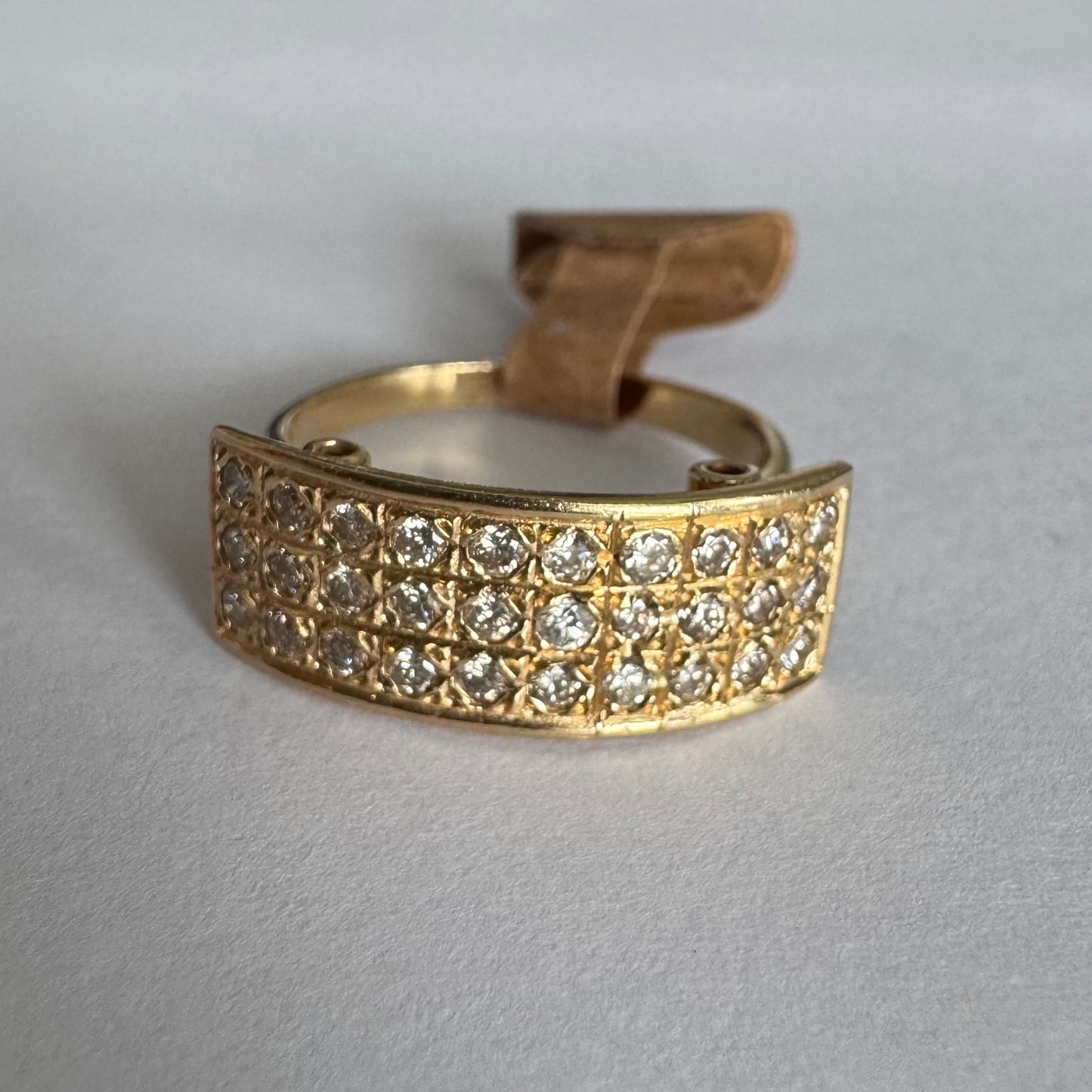 14K gold ring set with Diamonds
