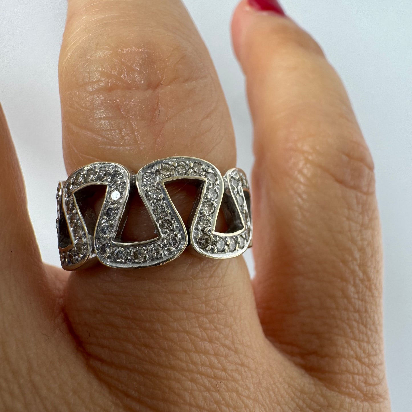 18K gold ring set with Diamonds in a modern geometric design